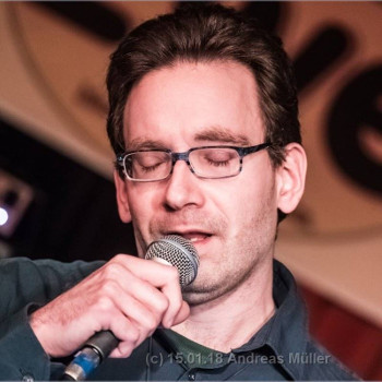 Bei einer jam session im Wiener Jazzcafe "ZWE"